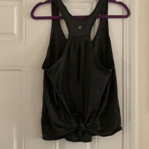 Lululemon workout top !! Super cute great condition!